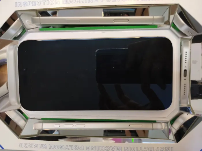 Apple iPhone 17 Pro Max — photo 3 of 10