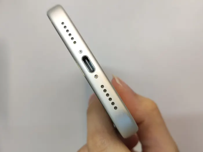 Apple iPhone 17 Pro Max — photo 7 of 10