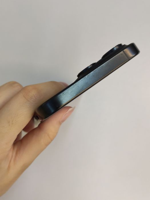 Apple iPhone 16 Pro Max — photo 8 of 10