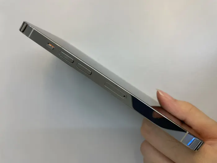 Apple iPhone 13 Pro — photo 4 of 11