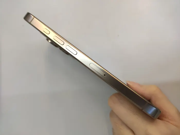 Apple iPhone 16 Pro — photo 4 of 10