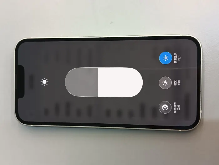 Apple iPhone 13 — photo 8 of 10
