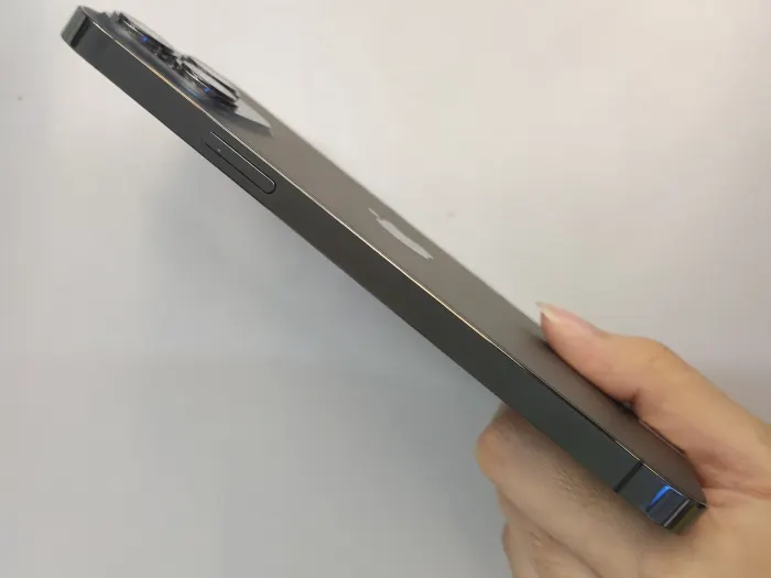 Apple iPhone 13 Pro Max — photo 4 of 10