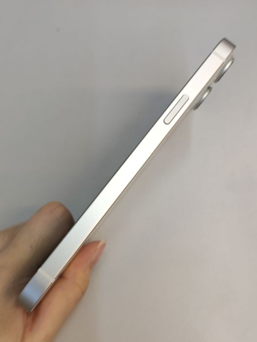 Apple iPhone 14 Plus — photo 6 of 11