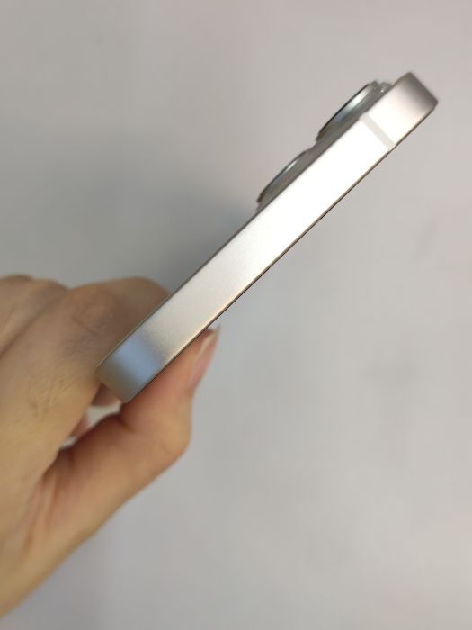Apple iPhone 14 Plus — photo 8 of 11