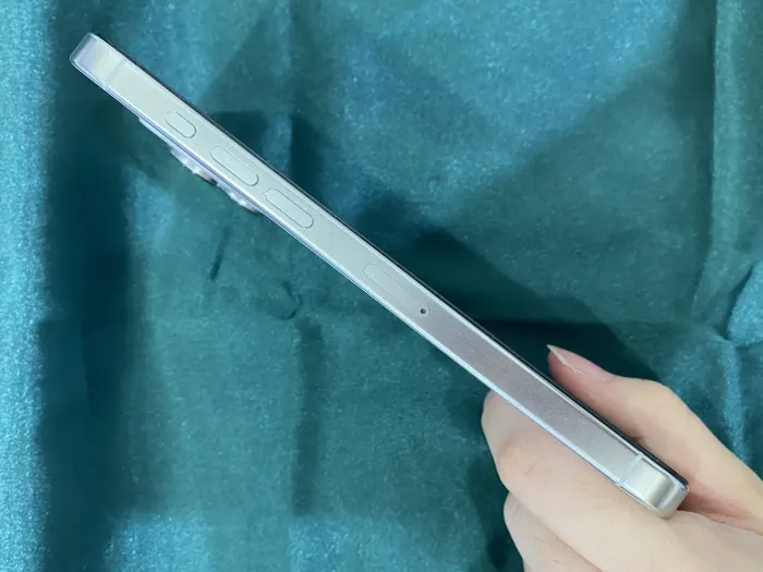 Apple iPhone 16 Pro Max — photo 2 of 6