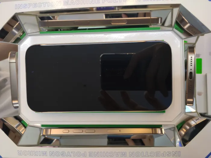 Apple iPhone 16 Pro — photo 3 of 10