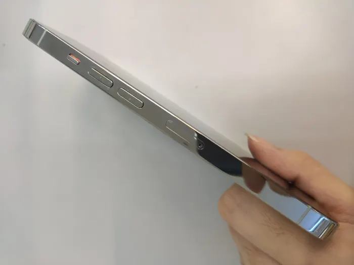 Apple iPhone 13 Pro — photo 3 of 11