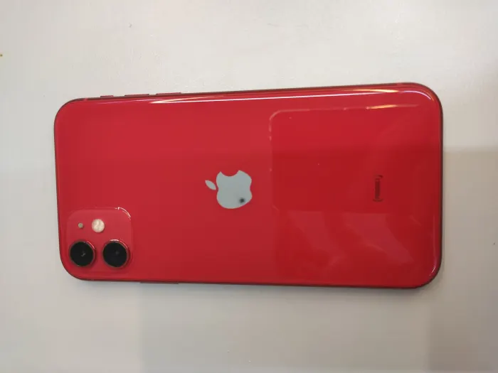 Apple iPhone 11 — photo 2 of 10