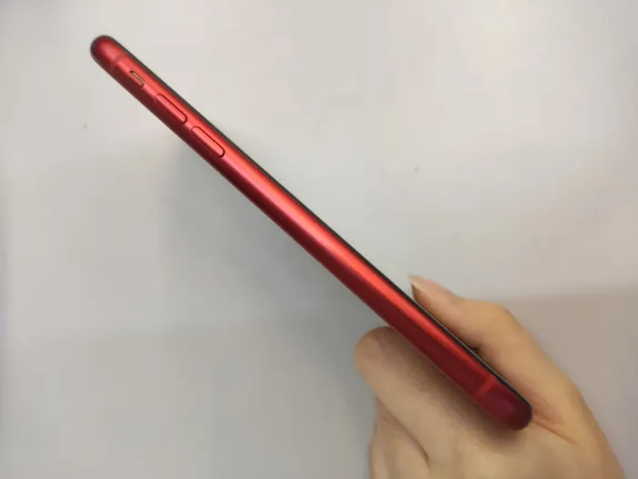 Apple iPhone 11 — photo 3 of 10