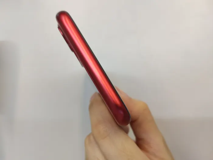 Apple iPhone 11 — photo 6 of 10
