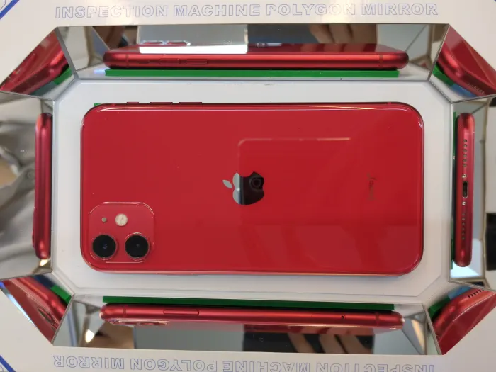Apple iPhone 11 — photo 10 of 10