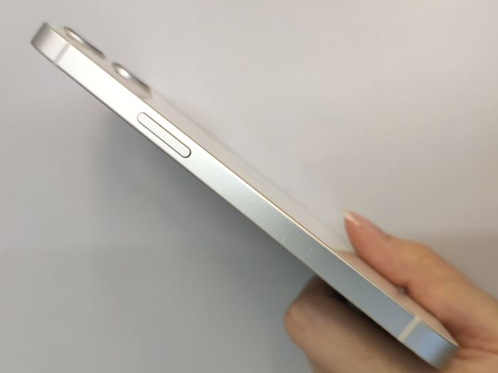 Apple iPhone 13 — photo 6 of 10