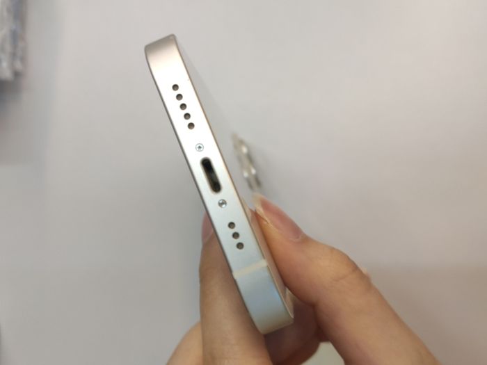 Apple iPhone 13 — photo 7 of 10