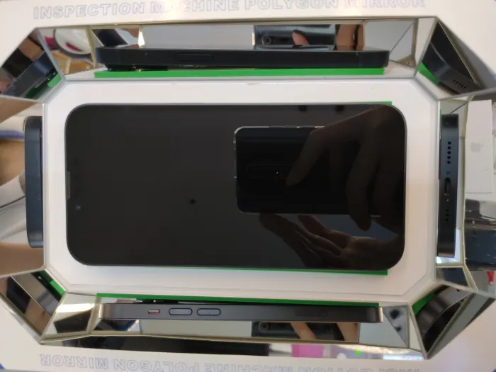 Apple iPhone 14 — photo 3 of 11