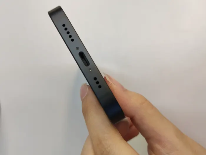 Apple iPhone 14 — photo 7 of 11