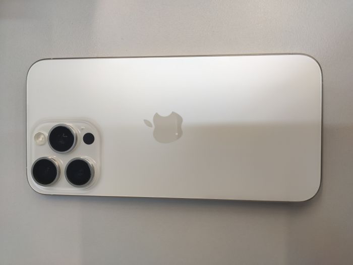 Apple iPhone 15 Pro Max — photo 4 of 11