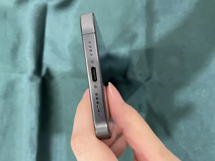 Apple iPhone 15 Pro Max — photo 2 of 10