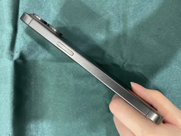 Apple iPhone 15 Pro Max — photo 7 of 10