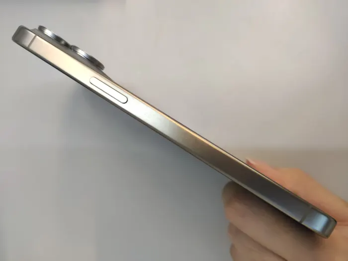 Apple iPhone 15 Pro Max — photo 6 of 10
