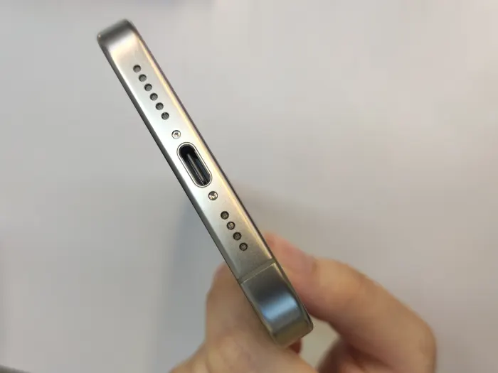 Apple iPhone 15 Pro Max — photo 7 of 10