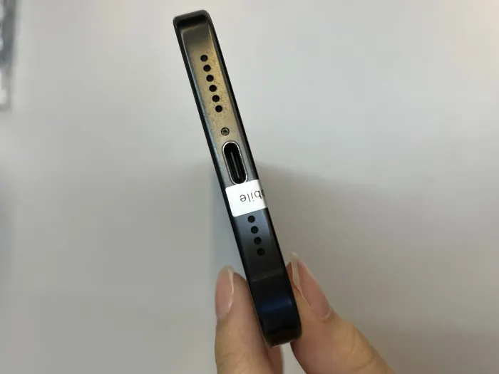 Apple iPhone 16 Pro Max — photo 2 of 10