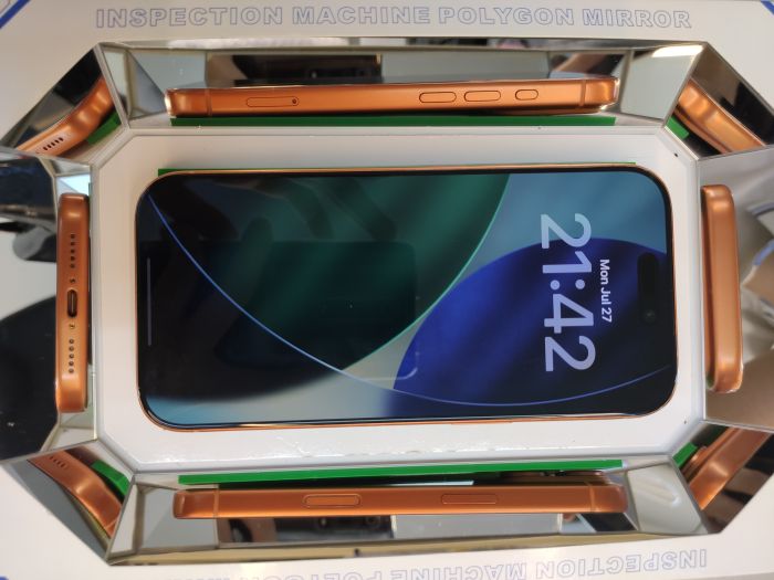 Apple iPhone 17 Pro — photo 3 of 10