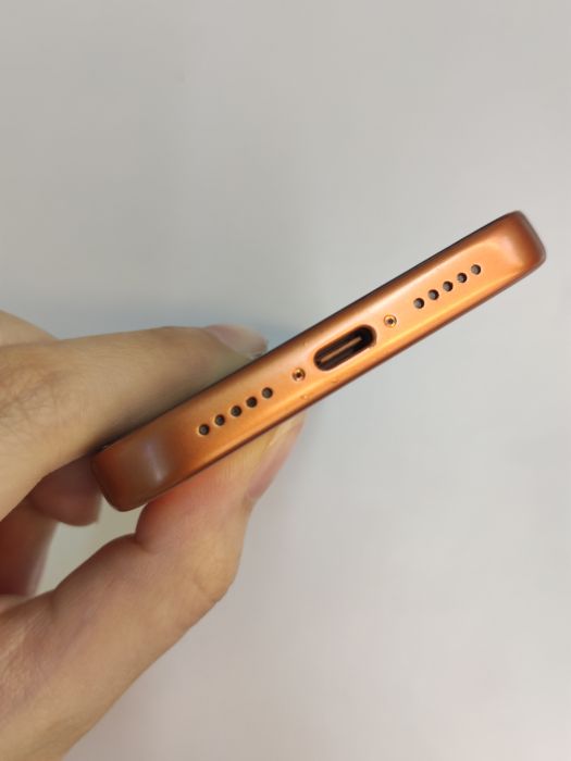 Apple iPhone 17 Pro — photo 7 of 10