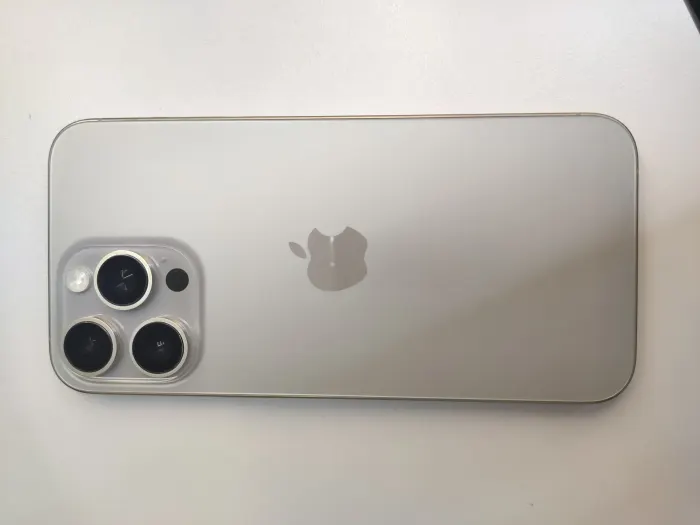 Apple iPhone 15 Pro Max — photo 2 of 10