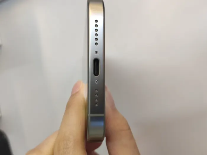 Apple iPhone 15 Pro Max — photo 5 of 10