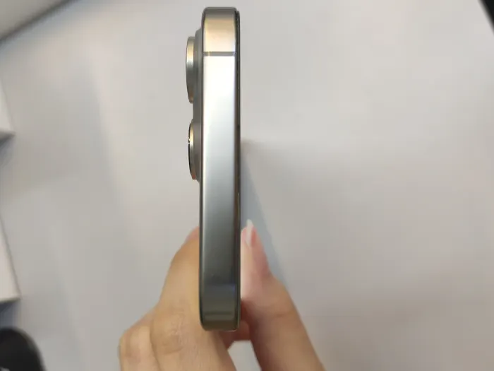 Apple iPhone 15 Pro Max — photo 6 of 10