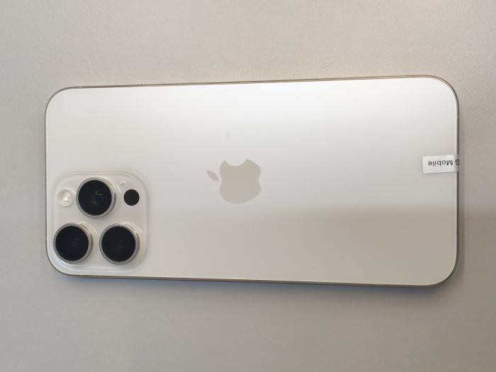 Apple iPhone 15 Pro Max — photo 4 of 10