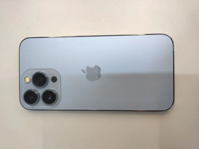 Apple iPhone 13 Pro — photo 4 of 10
