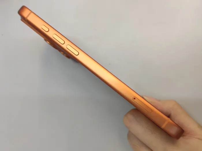 Apple iPhone 17 Pro Max — photo 3 of 10