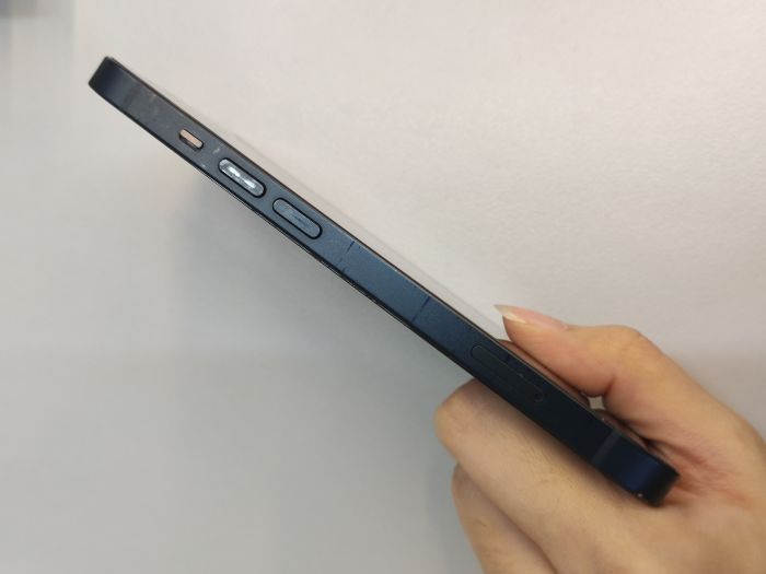 Apple iPhone 14 — photo 3 of 10