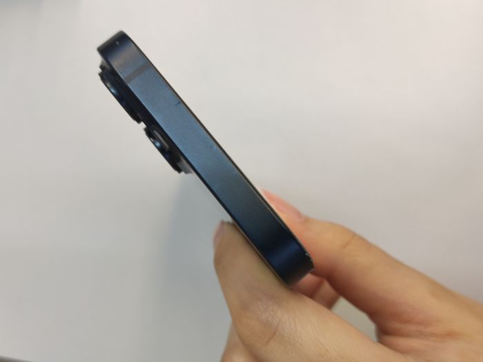 Apple iPhone 14 — photo 6 of 10