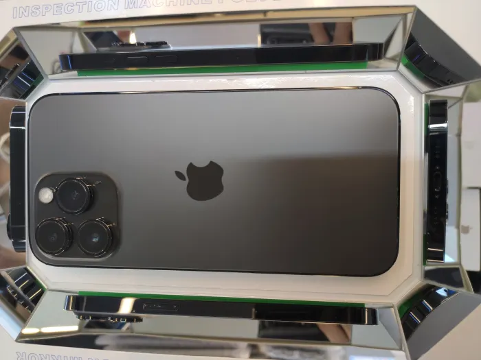 Apple iPhone 14 Pro Max — photo 2 of 10