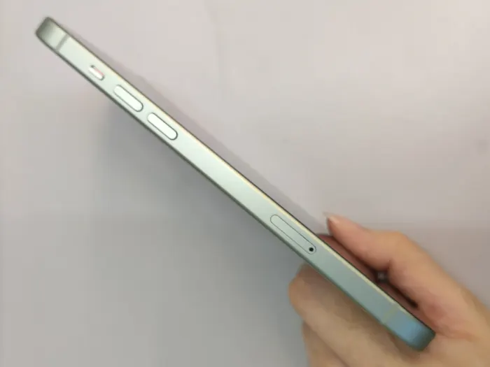 Apple iPhone 15 Plus — photo 5 of 10