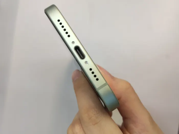 Apple iPhone 15 Plus — photo 7 of 10