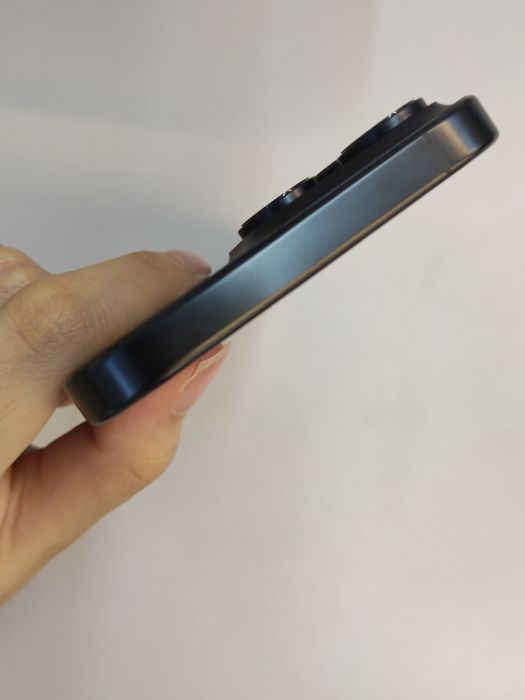 Apple iPhone 16 Pro Max — photo 6 of 10