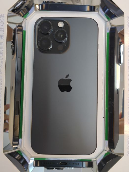 Apple iPhone 16 Pro Max — photo 10 of 10