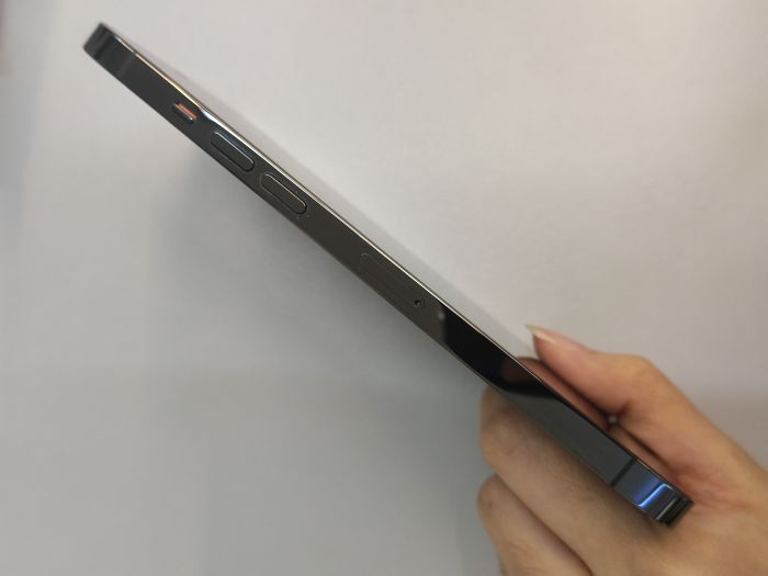 Apple iPhone 12 Pro Max — photo 3 of 10