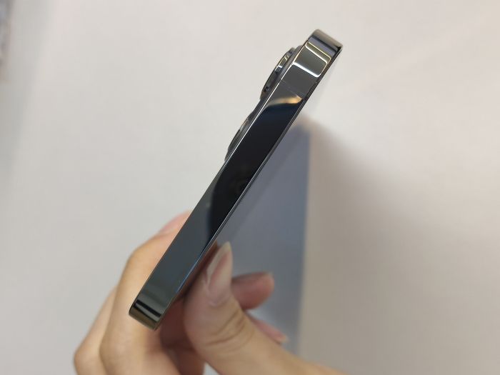 Apple iPhone 12 Pro Max — photo 6 of 10