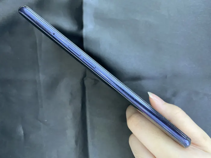 OPPO Reno 3 — photo 3 of 9