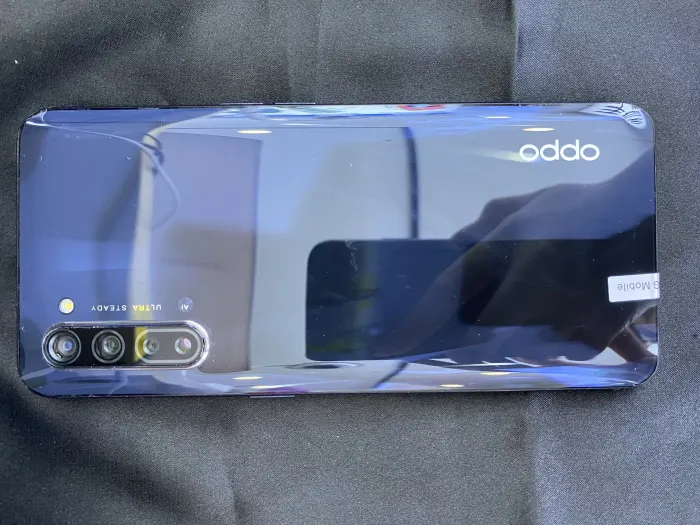 OPPO Reno 3 — photo 6 of 9