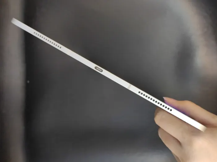 Apple iPad Pro 13-inch (M4) Wi-fi + Cellular — photo 2 of 8